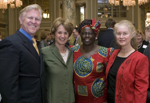 Jan Hartke, The Clinton Foundation, former Lt Gov. Kathleen Kennedy, Prof. Wangari Maathai and Barbara Bramble, NWF